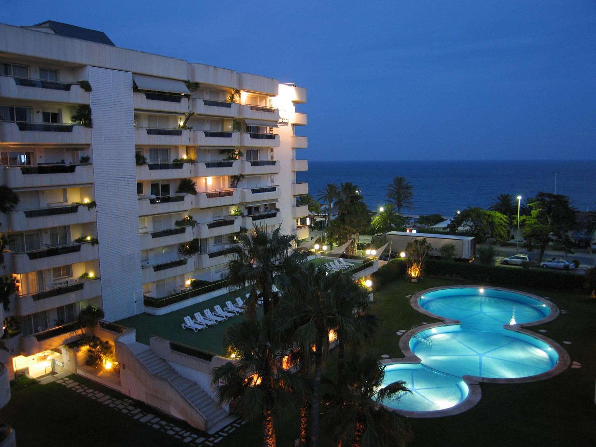 Mediterraneo Sitges Kültér fotó