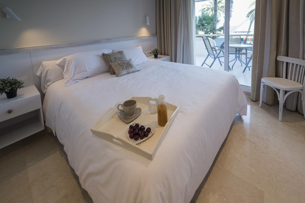 Mediterraneo Sitges Kültér fotó